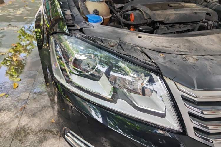 Used Volkswagen Magotan 2012 Revised 1.8TSI Luxury Version Right Front Headlight