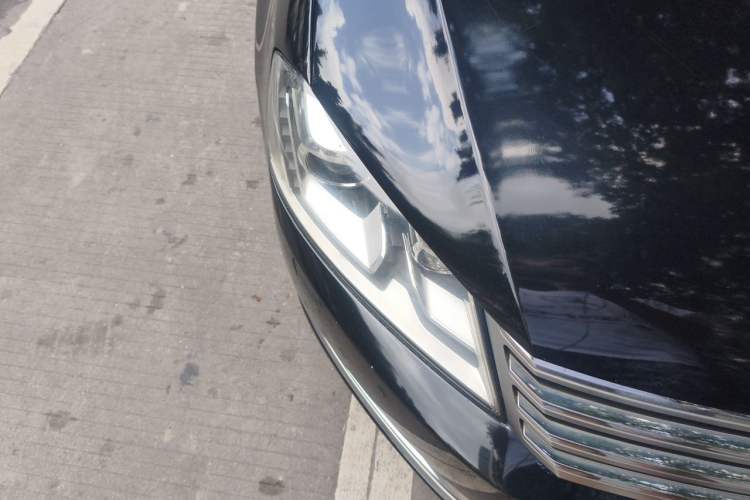 Used Volkswagen Magotan 2012 Revised 1.8TSI Luxury Version Right Front Headlight