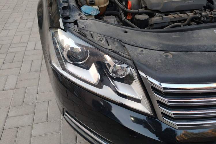 Used Volkswagen Magotan 2012 Revised 1.8TSI Luxury Version Right Front Headlight