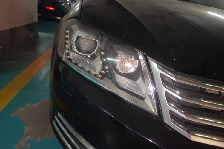 Used Volkswagen Magotan 2012 Revised 1.8TSI Luxury Version Right Front Headlight