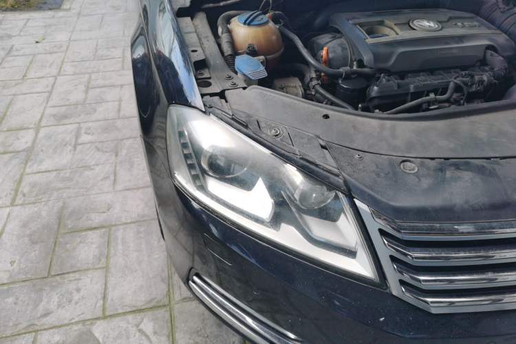 Used Volkswagen Magotan 2012 1.8TSI Luxury Model Right Front Headlight