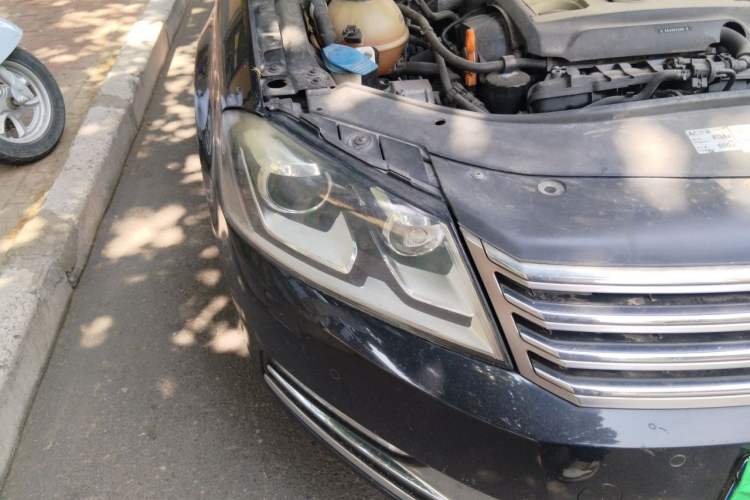 Used Volkswagen Magotan 2012 1.8TSI Luxury Model Right Front Headlight