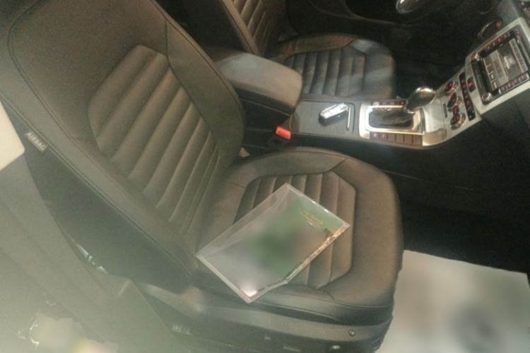 Used Volkswagen Magotan 2012 Travel Edition 2.0 TSI Luxury Version Right Front Seat