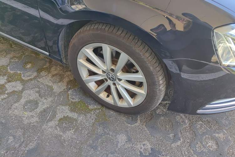 Used Volkswagen Magotan 2012 Facelift 2.0 TSI Prestige Model Right Front Wheel Hub