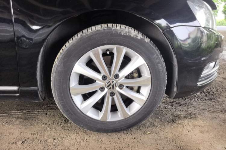 Used Volkswagen Magotan 2012 1.8TSI Luxury Model Right Front Wheel Hub