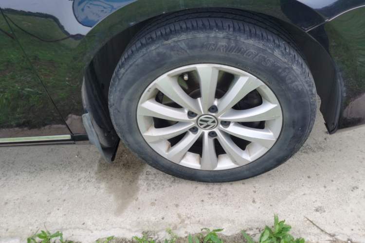 Used Volkswagen Magotan 2012 1.8TSI Luxury Model Right Front Wheel Hub