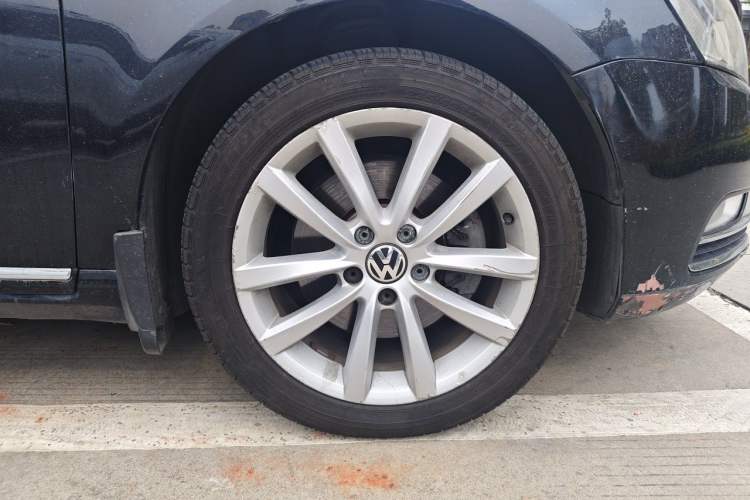 Used Volkswagen Magotan 2012 1.8TSI Prestige Model Right Front Wheel Hub