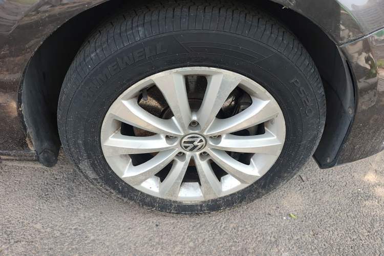 Used Volkswagen Magotan 2012 1.8TSI Luxury Model Right Front Wheel Hub
