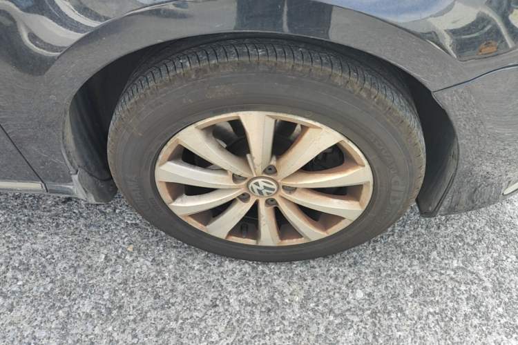 Used Volkswagen Magotan 2012 1.8TSI Luxury Model Right Front Wheel Hub