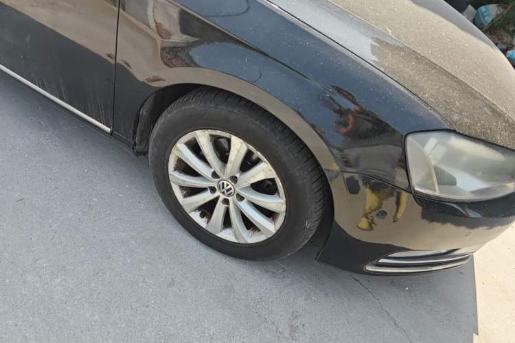 Used Volkswagen Magotan 2012 Revised Version 1.8TSI Leading Edition Right Front Wheel Hub