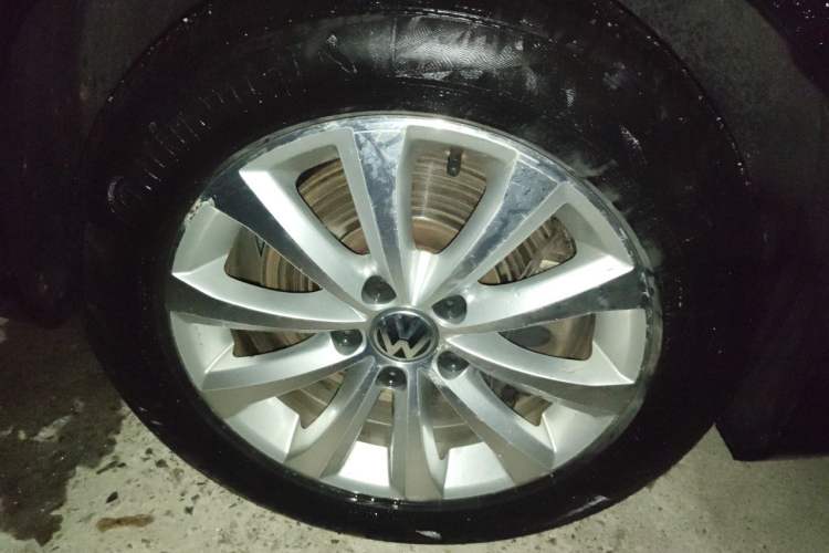Used Volkswagen Magotan 2012 1.8TSI Luxury Model Right Front Wheel Hub