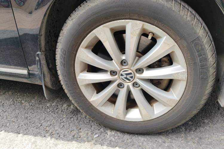 Used Volkswagen Magotan 2012 1.8TSI Luxury Model Right Front Wheel Hub