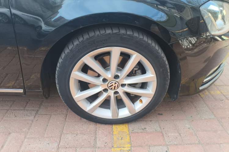 Used Volkswagen Magotan 2012 2.0 TSI Prestige Edition Right Front Wheel Hub