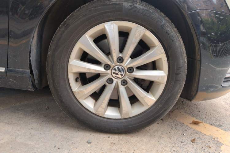 Used Volkswagen Magotan 2012 1.8TSI Luxury Model Right Front Wheel Hub