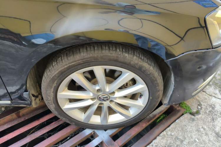 Used Volkswagen Magotan 2012 1.8TSI Prestige Model Right Front Wheel Hub