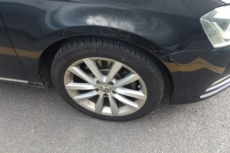 Used Volkswagen Magotan 2012 Facelift 2.0 TSI Prestige Model Right Front Wheel Hub