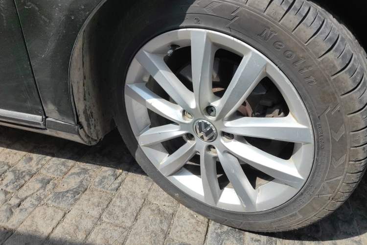 Used Volkswagen Magotan 2012 2.0 TSI Prestige Edition Right Front Wheel Hub