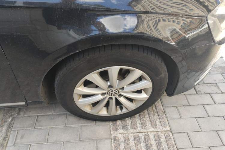 Used Volkswagen Magotan 2012 1.8TSI Luxury Model Right Front Wheel Hub