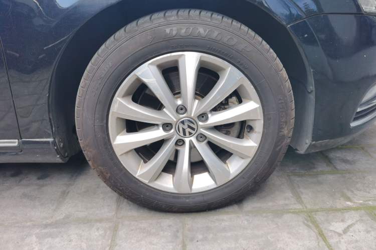 Used Volkswagen Magotan 2012 1.8TSI Luxury Model Right Front Wheel Hub