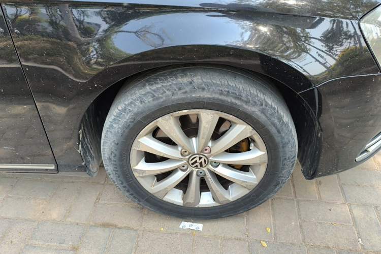 Used Volkswagen Magotan 2012 1.8TSI Luxury Model Right Front Wheel Hub