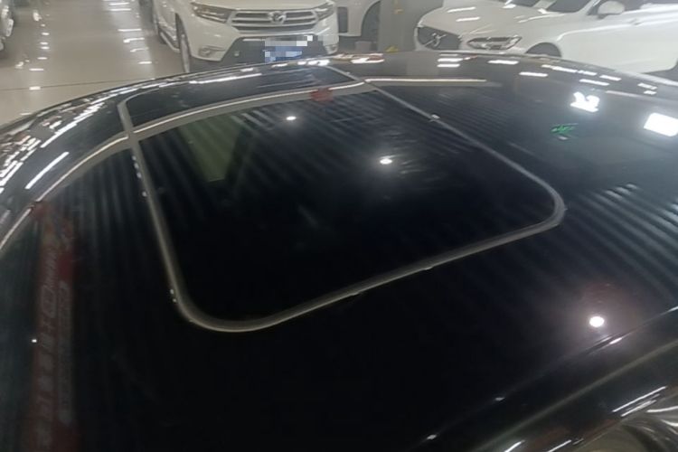 Used Volkswagen Magotan 2012 Facelift 2.0 TSI Prestige Model Roof