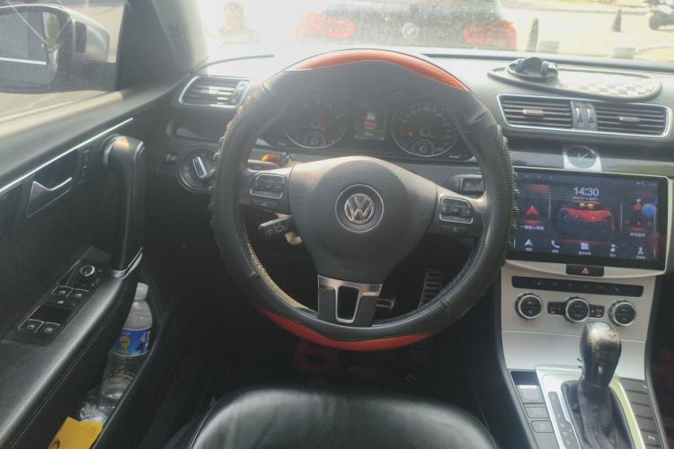 Used Volkswagen Magotan 2012 Facelift 1.8TSI Prestige Model Steering Wheel