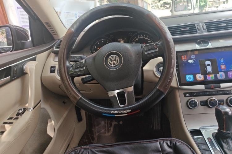 Used Volkswagen Magotan 2012 Revised 1.8TSI Luxury Version Steering Wheel