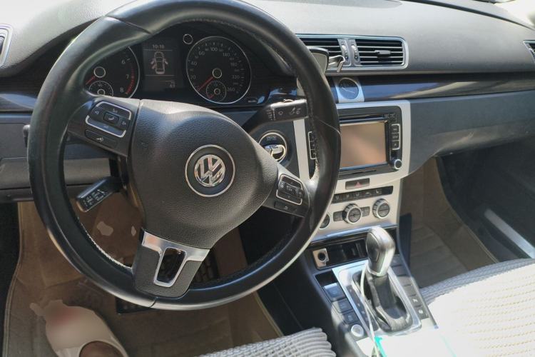 Used Volkswagen Magotan 2012 Facelift 1.8TSI Prestige Model Steering Wheel