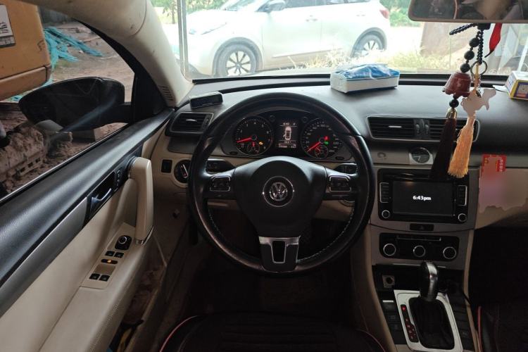Used Volkswagen Magotan 2012 Revised Version 1.8TSI Leading Edition Steering Wheel