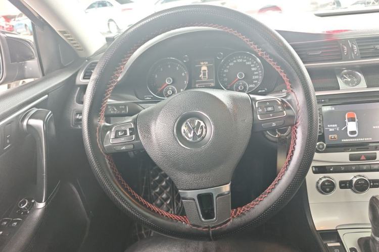 Used Volkswagen Magotan 2012 1.8TSI Luxury Model Steering Wheel