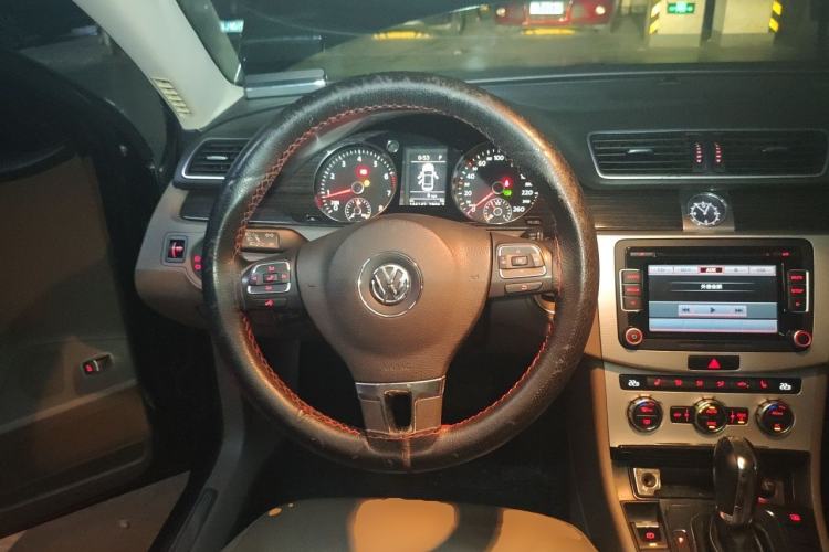 Used Volkswagen Magotan 2012 2.0 TSI Prestige Edition Steering Wheel