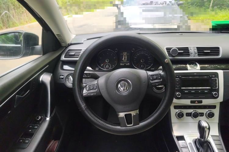 Used Volkswagen Magotan 2012 Revised 1.8TSI Luxury Version Steering Wheel