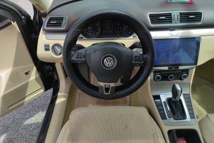 Used Volkswagen Magotan 2012 Revised Version 1.8TSI Leading Edition Steering Wheel