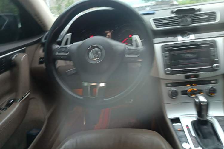 Used Volkswagen Magotan 2012 Facelift 2.0 TSI Prestige Model Steering Wheel