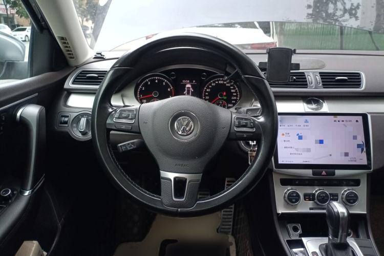 Used Volkswagen Magotan 2012 Travel Edition 2.0 TSI Four-Wheel Drive Luxury Version Steering Wheel