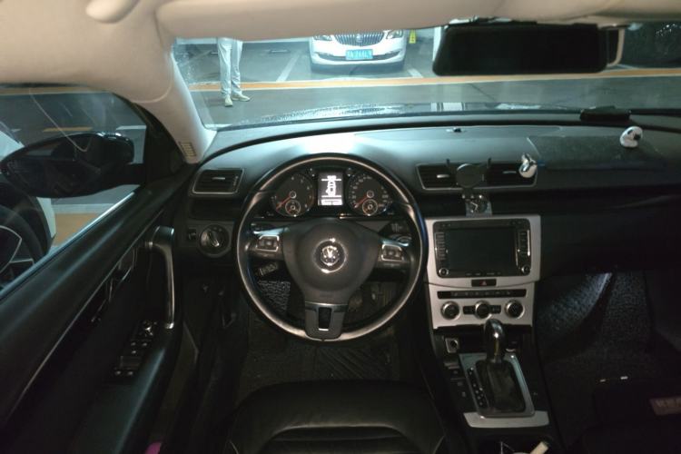 Used Volkswagen Magotan 2012 1.8TSI Luxury Model Steering Wheel