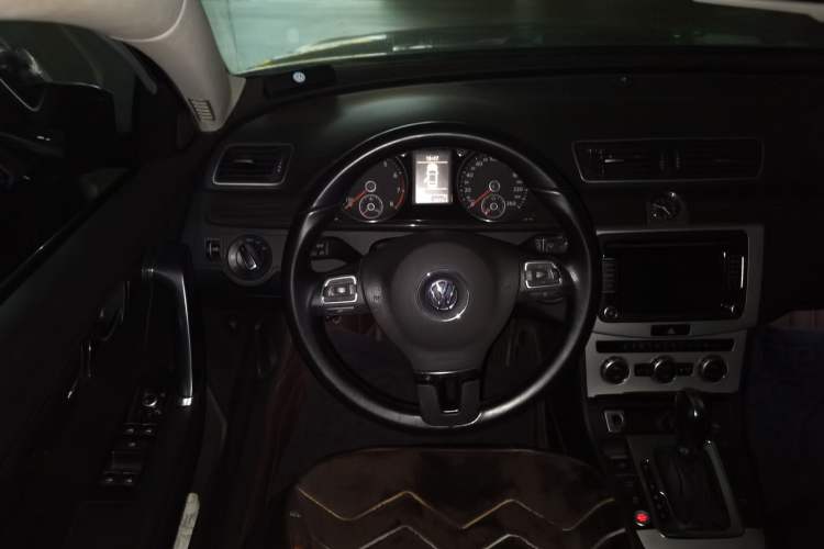 Used Volkswagen Magotan 2012 2.0 TSI Prestige Edition Steering Wheel