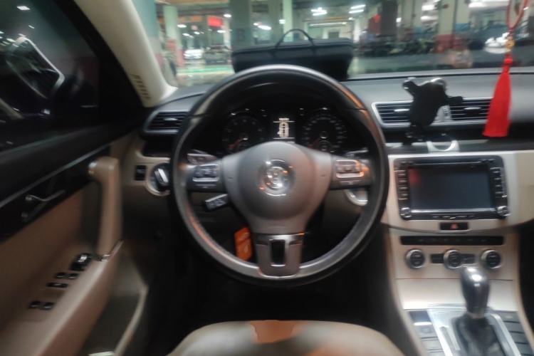 Used Volkswagen Magotan 2012 Facelift 1.8TSI Prestige Model Steering Wheel