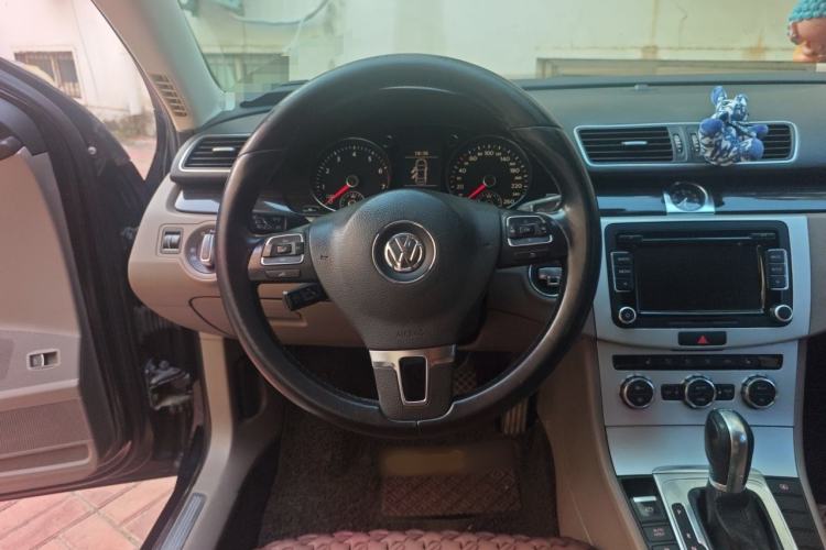 Used Volkswagen Magotan 2012 1.8TSI Prestige Model Steering Wheel