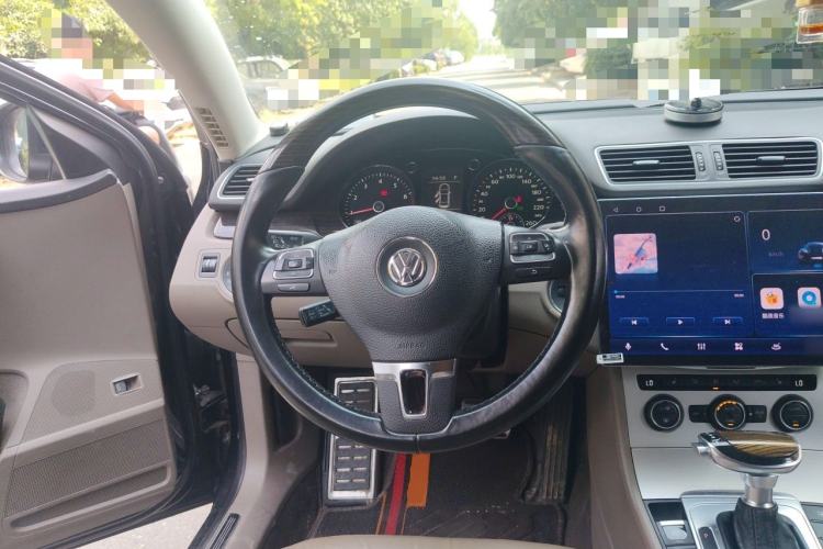 Used Volkswagen Magotan 2012 Facelift 2.0 TSI Prestige Model Steering Wheel