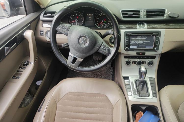 Used Volkswagen Magotan 2012 Facelift 1.8TSI Prestige Model Steering Wheel