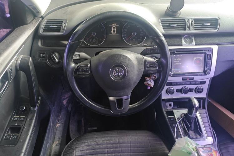 Used Volkswagen Magotan 2012 Revised 1.8TSI Luxury Version Steering Wheel