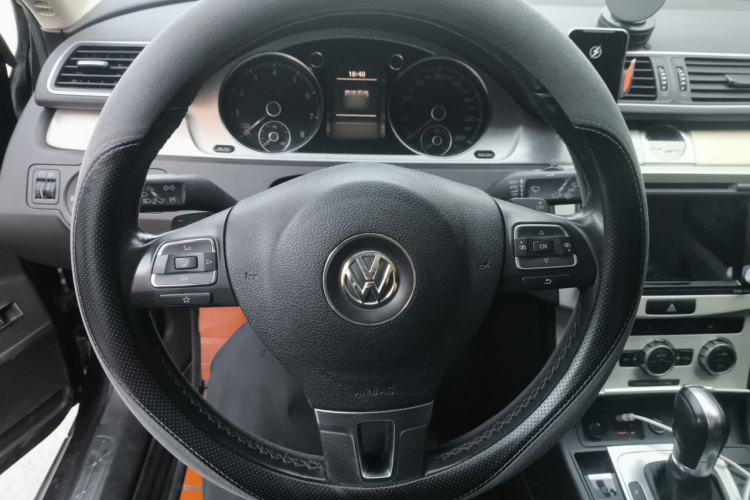 Used Volkswagen Magotan 2012 Travel Edition 2.0 TSI 4x4 Comfort Version Steering Wheel