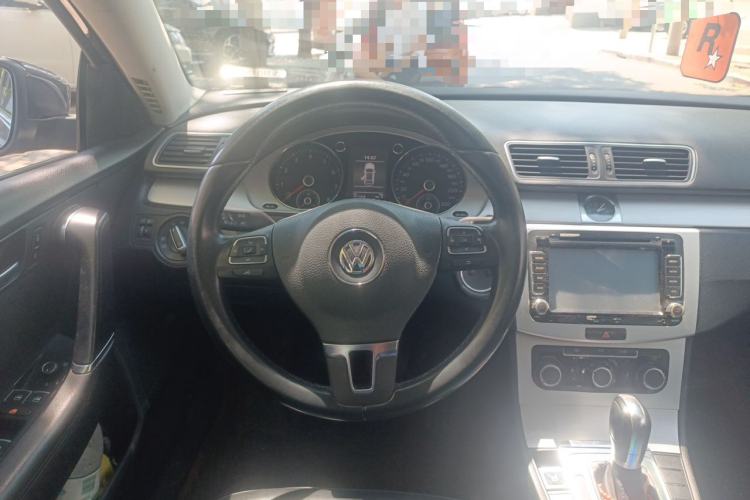 Used Volkswagen Magotan 2012 Revised Version 1.8TSI Leading Edition Steering Wheel