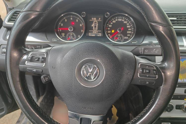 Used Volkswagen Magotan 2012 Revised 1.8TSI Luxury Version Steering Wheel