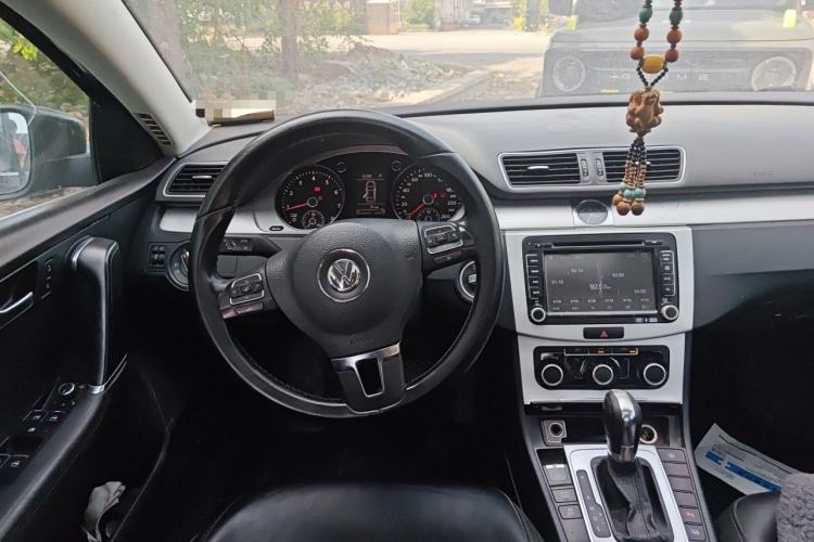 Used Volkswagen Magotan 2012 Revised Version 1.8TSI Leading Edition Steering Wheel