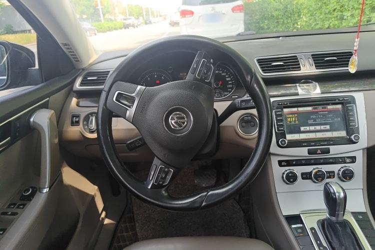Used Volkswagen Magotan 2012 Facelift 2.0 TSI Prestige Model Steering Wheel