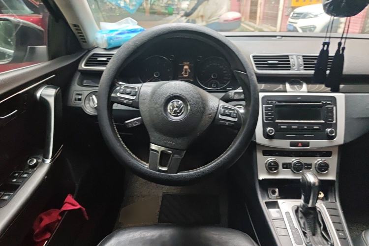 Used Volkswagen Magotan 2012 Revised 1.8TSI Luxury Version Steering Wheel