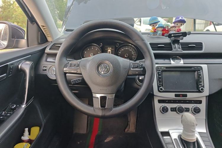 Used Volkswagen Magotan 2012 Revised 1.8TSI Luxury Version Steering Wheel