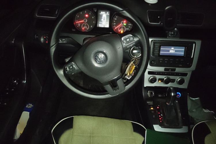 Used Volkswagen Magotan 2012 1.8TSI Luxury Model Steering Wheel
